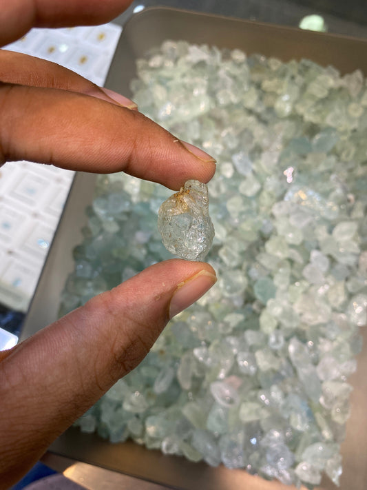 Natural green aquamarine rough 1 pcs